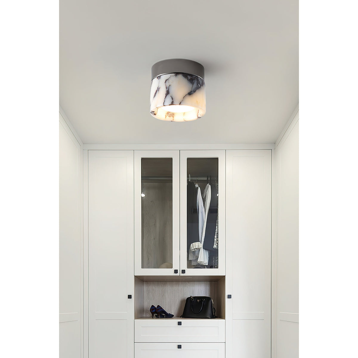 Selielle rund loftslampe i marmor