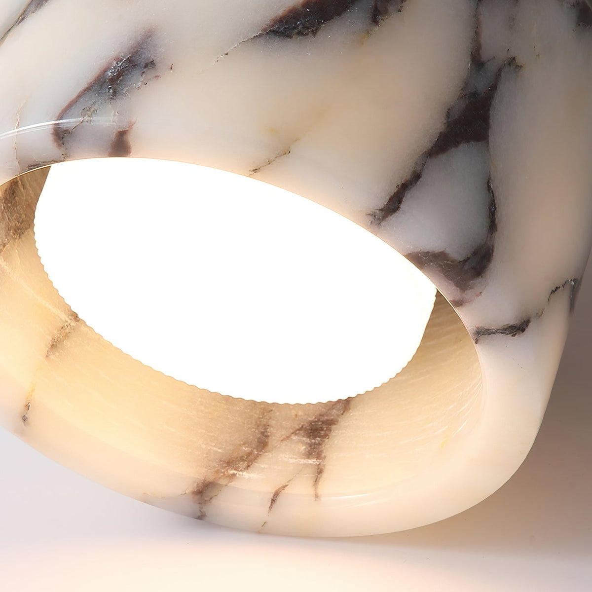 Selielle rund loftslampe i marmor