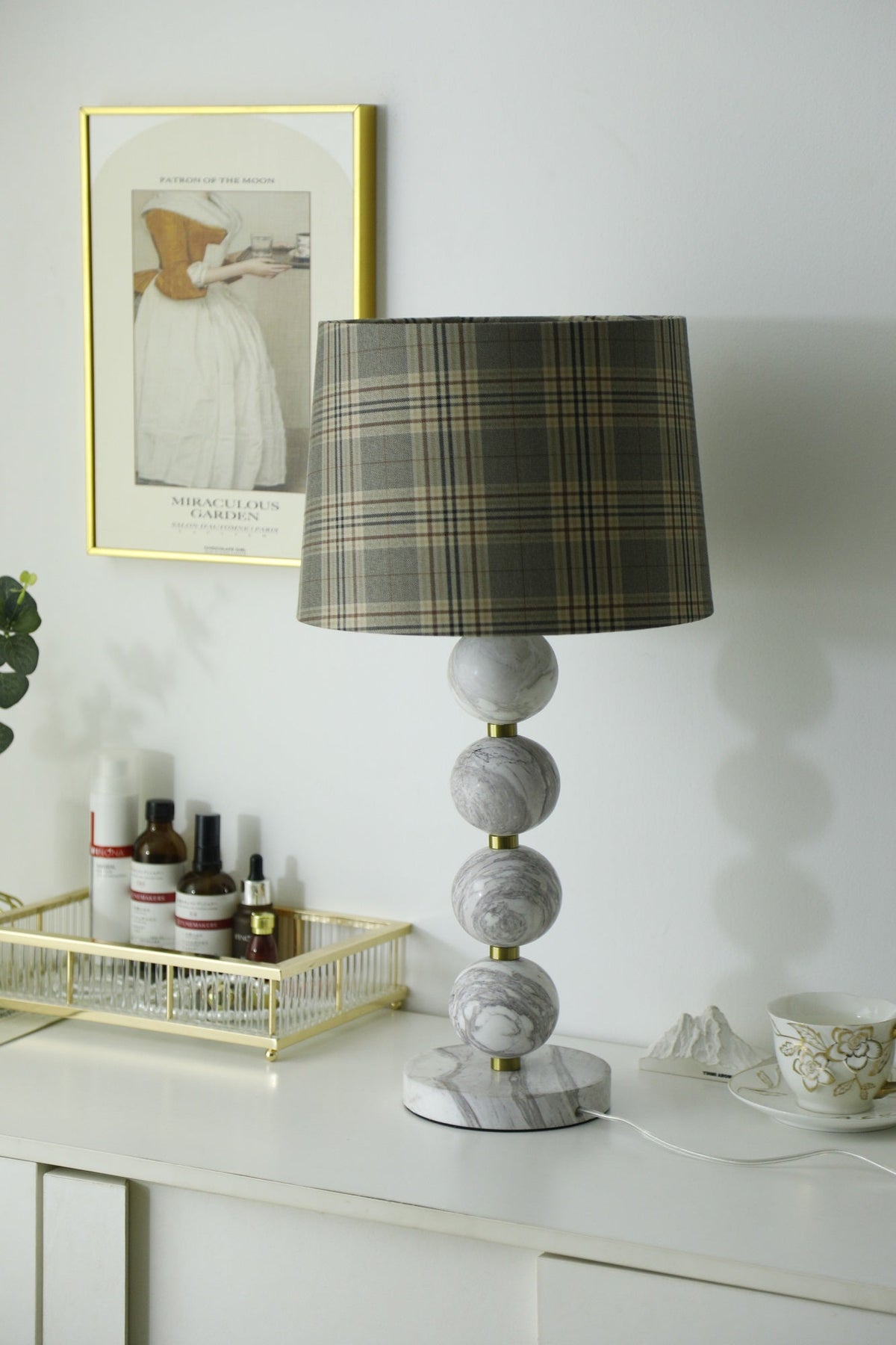 Rowan modern bordslampa i marmor