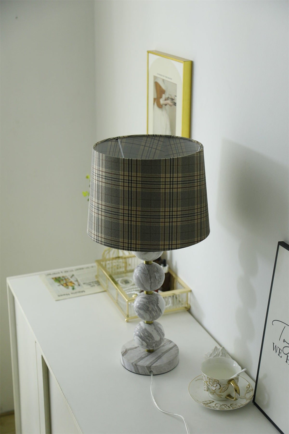 Rowan modern bordslampa i marmor
