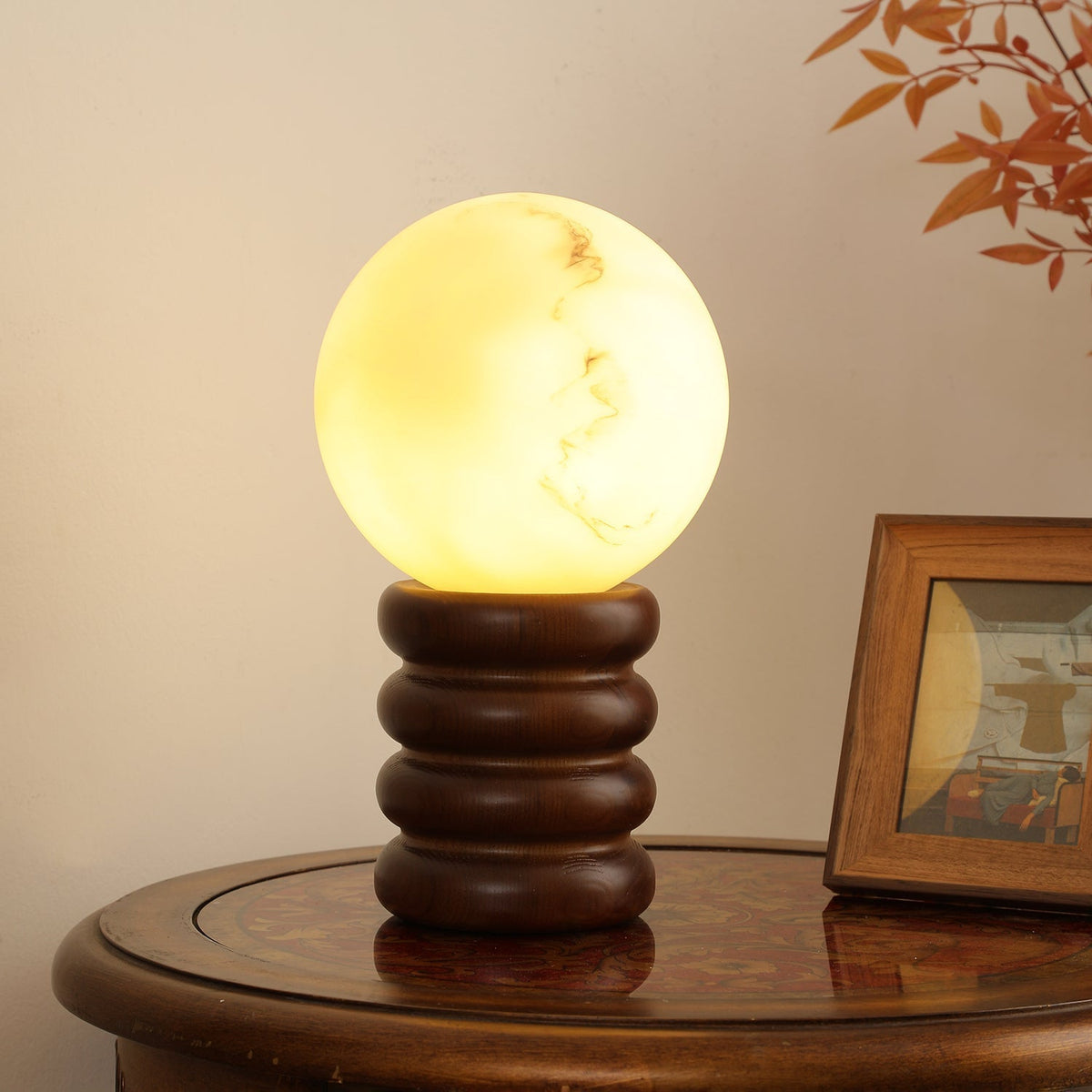 Modern bordslampa i trä Novar