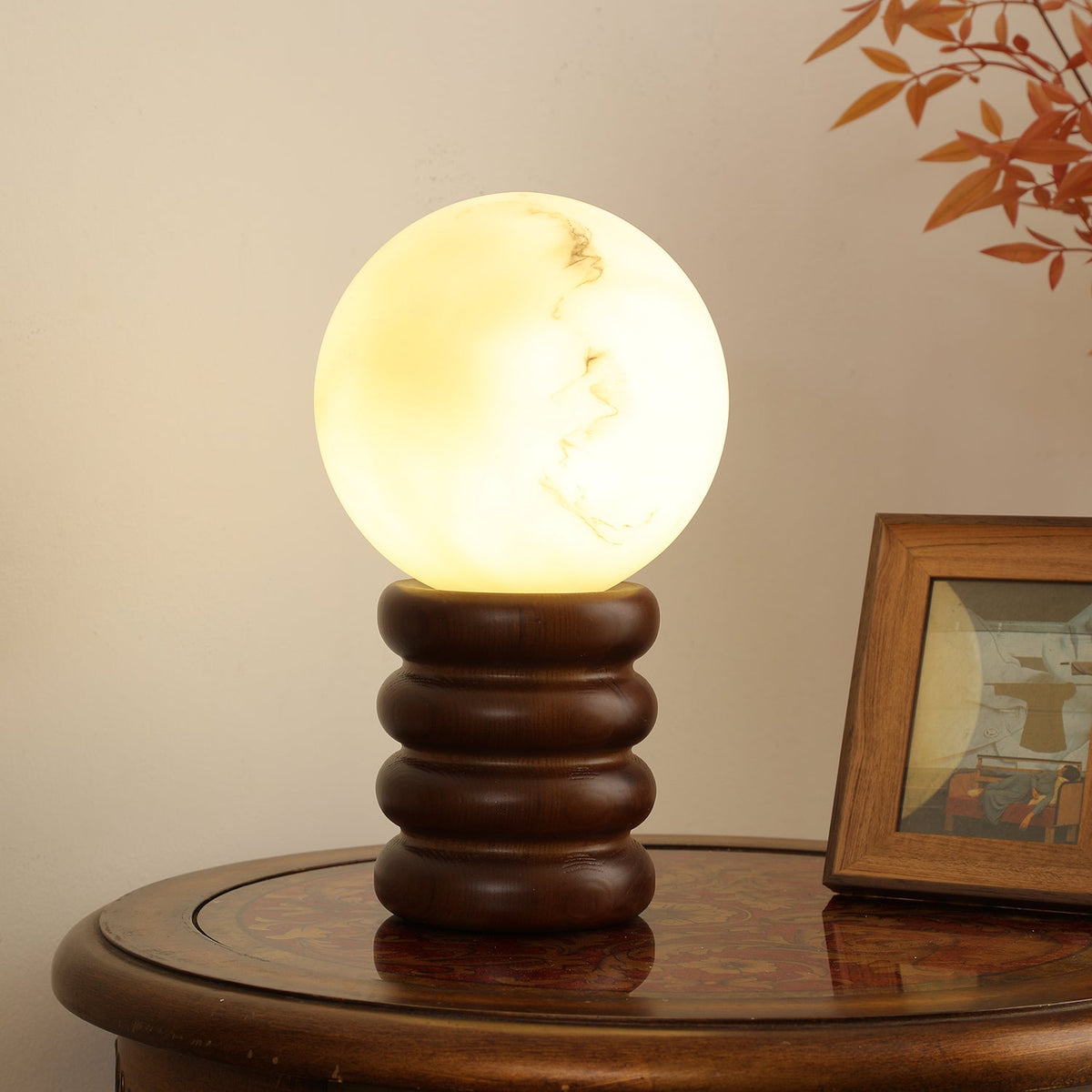 Modern bordslampa i trä Novar