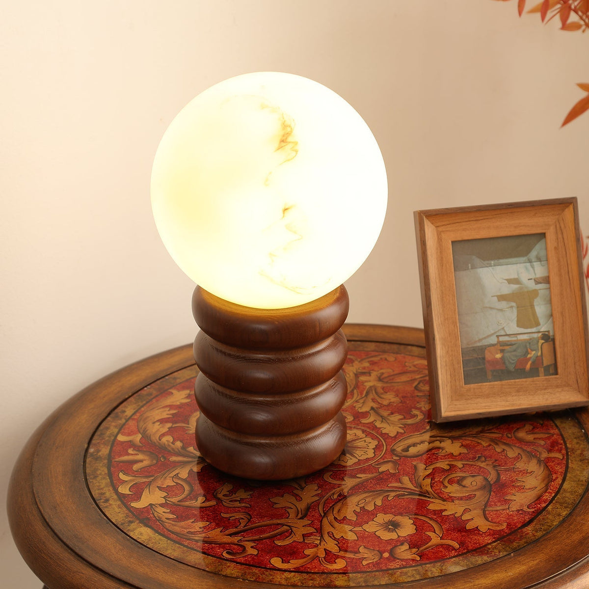 Modern bordslampa i trä Novar