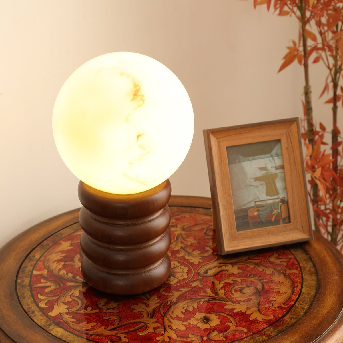 Modern bordslampa i trä Novar