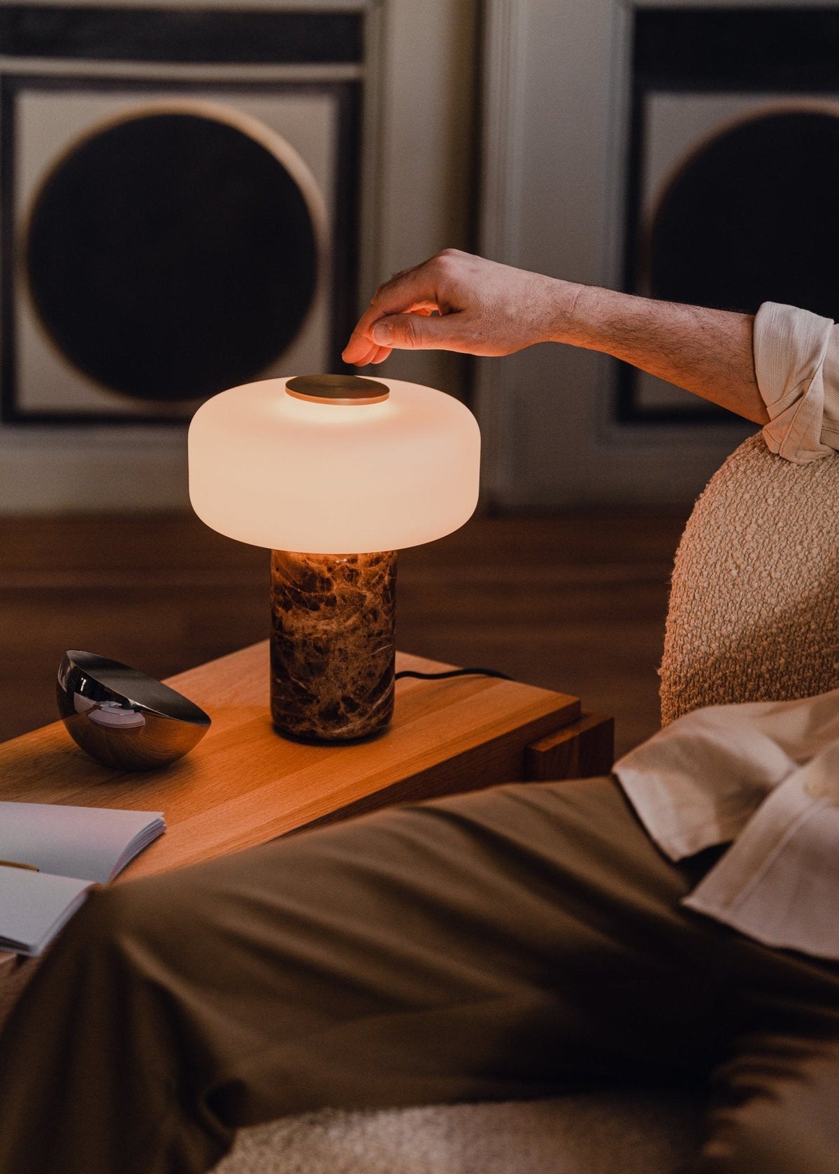 Cima genopladelig marmorbordlampe