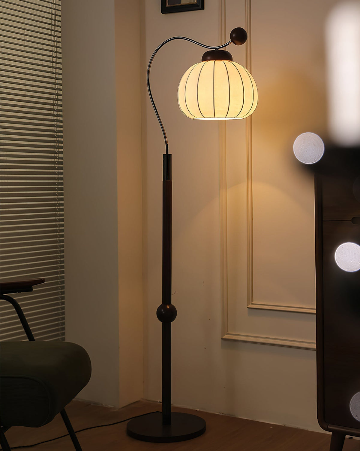 Lumanella Floor Lamp