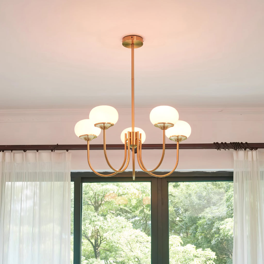 Velenian lysekrone med pink glaskugler og gulddetaljer