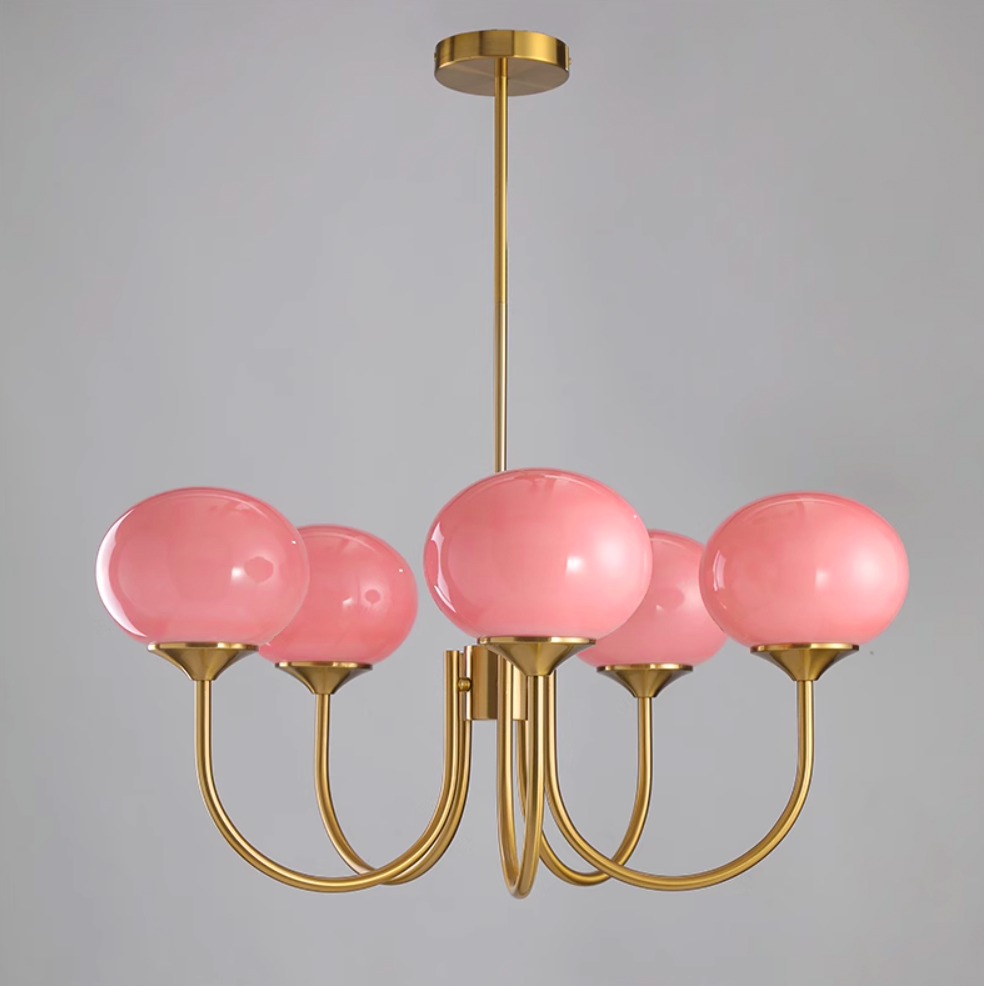 Velenian lysekrone med pink glaskugler og gulddetaljer
