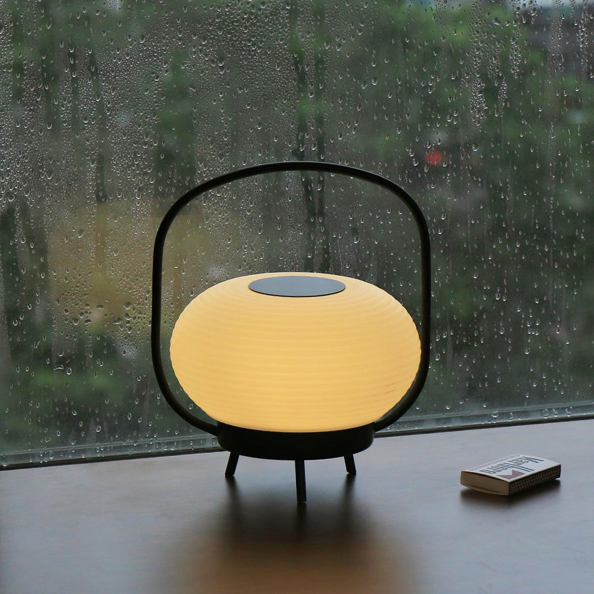 Saelan-minimalistinen pöytävalaisin