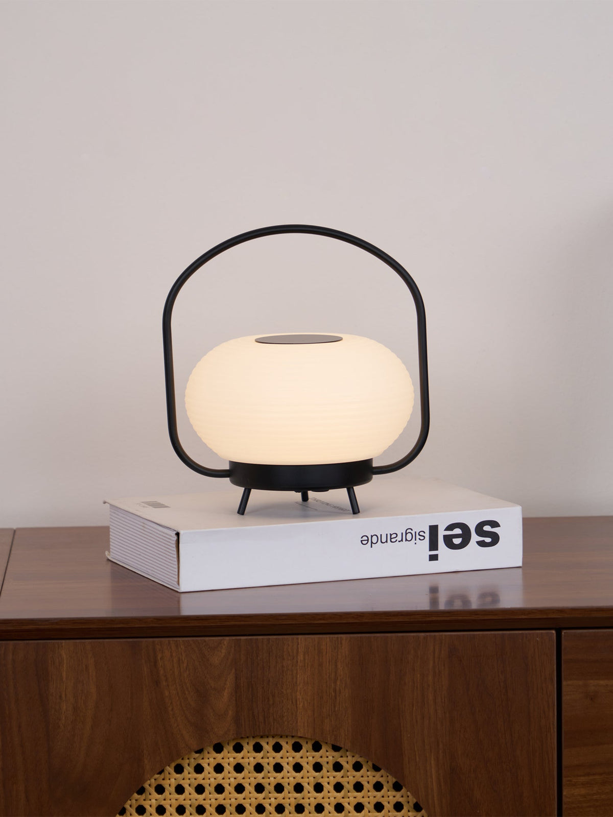 Saelan minimalistisk bordlampe