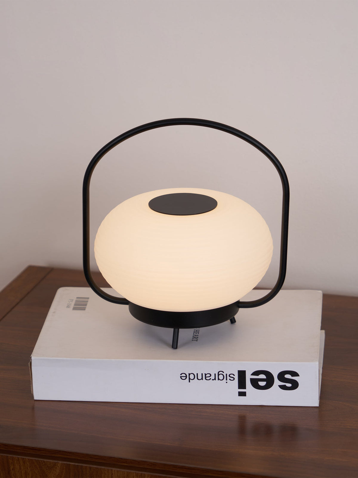 Candeeiro de mesa Saelan minimalista