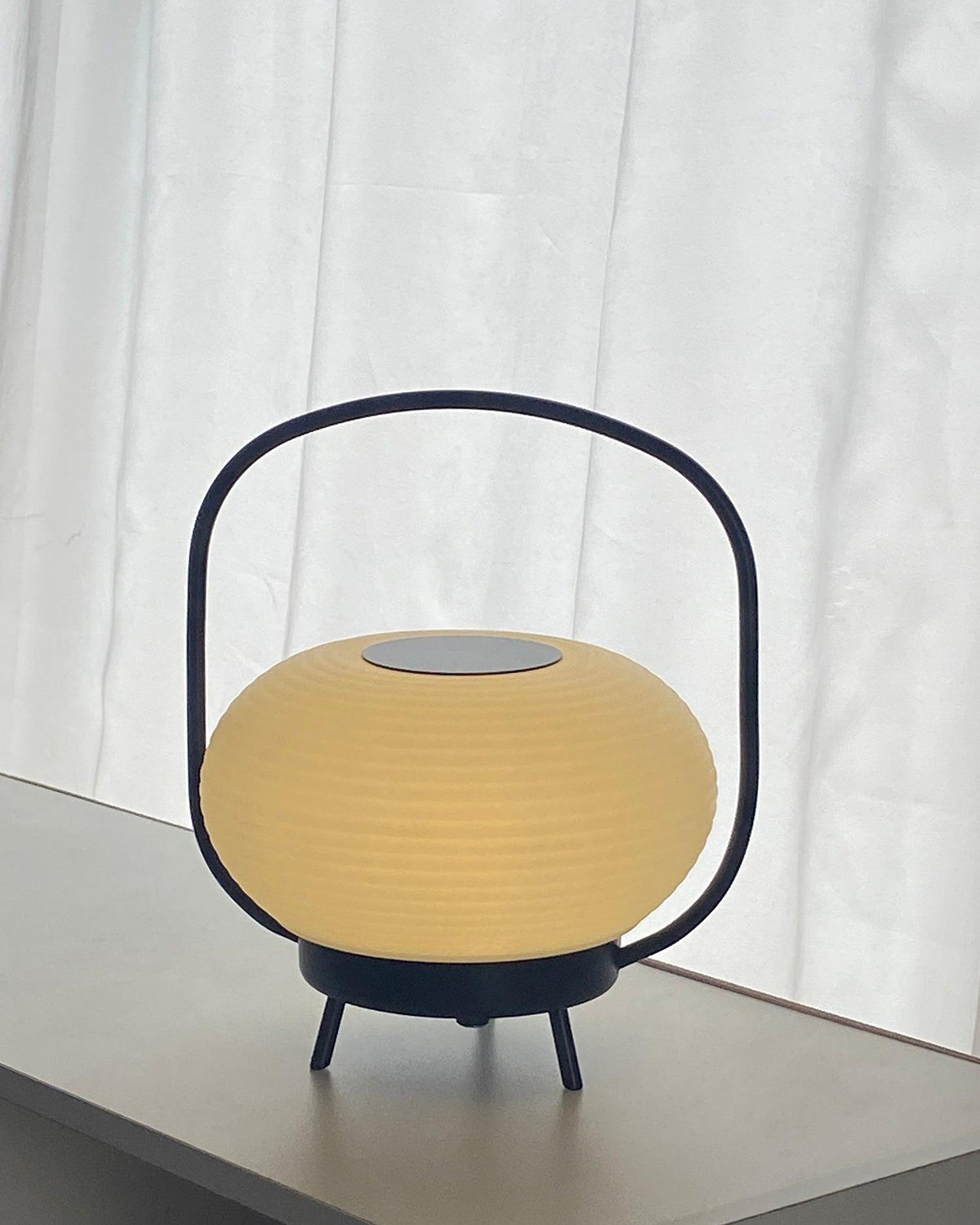 Saelan-minimalistinen pöytävalaisin