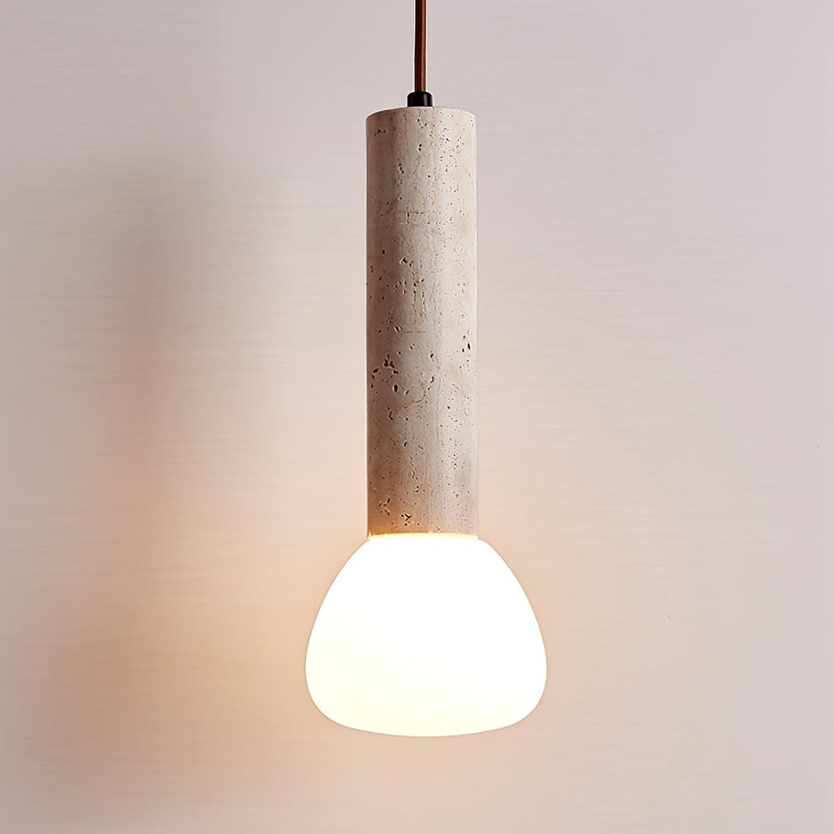 Beia minimalistisk pendellampa i travertin