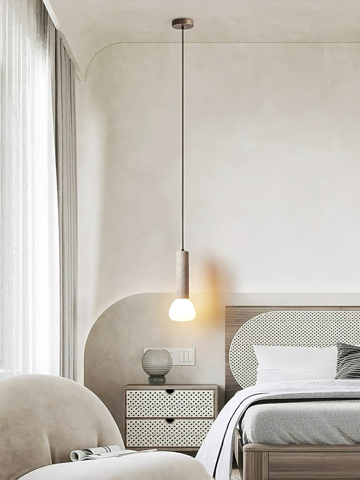 Beia minimalistisk pendellampa i travertin