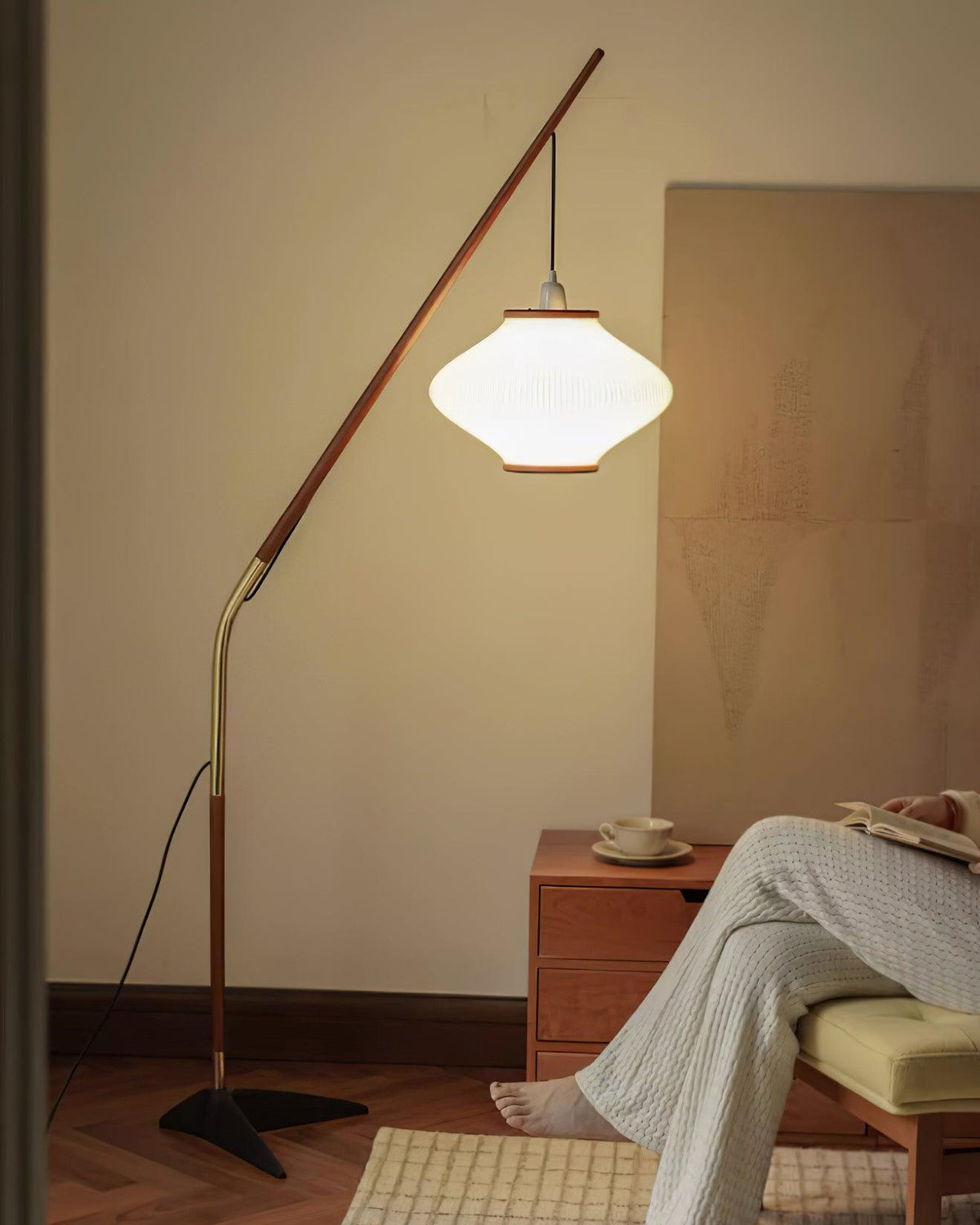 Candeeiro de pé em madeira e vidro de estilo Mid-Century Ervenil