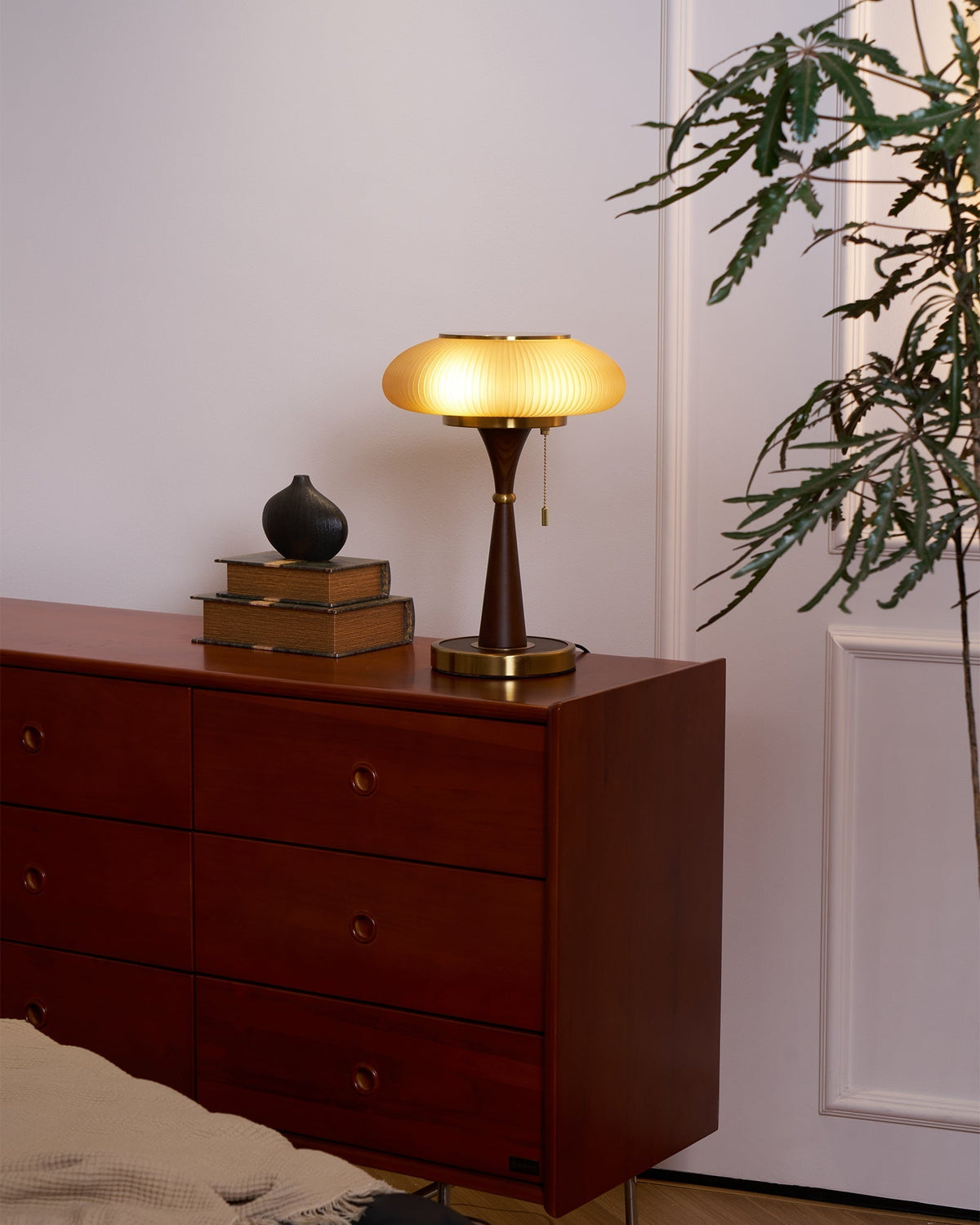 Vevelo vintagebordlampe i træ