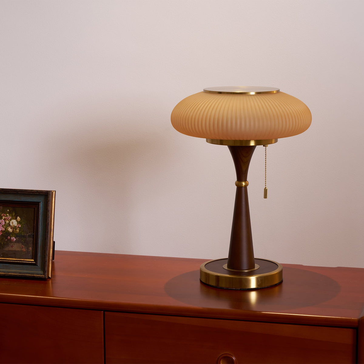 Vevelo vintagebordlampe i træ