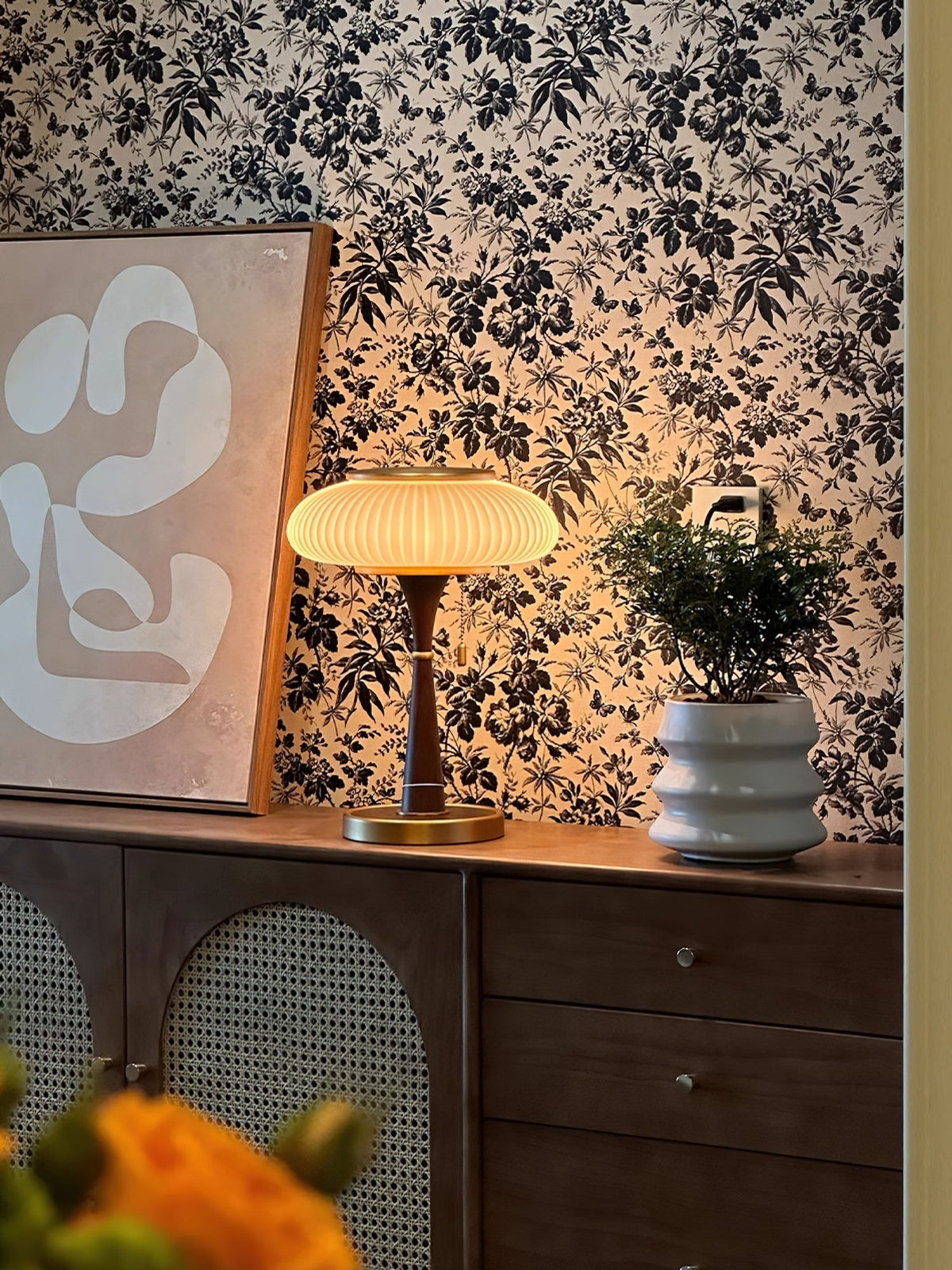 Vevelo vintagebordlampe i træ