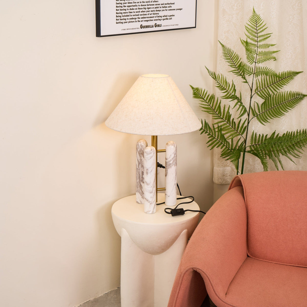 Trio moderne marmorbordlampe