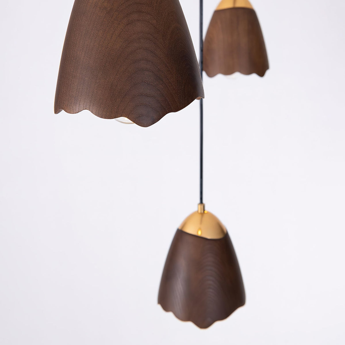 Candeeiro suspenso Sartin moderno minimalista em madeira, Bell