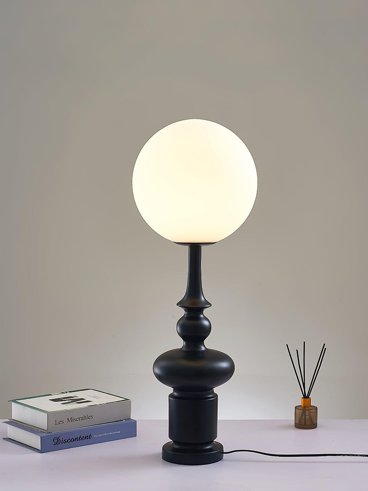 Soralise bordlampe med romersk søjle