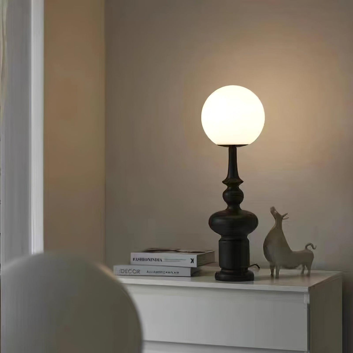 Soralise bordlampe med romersk søjle