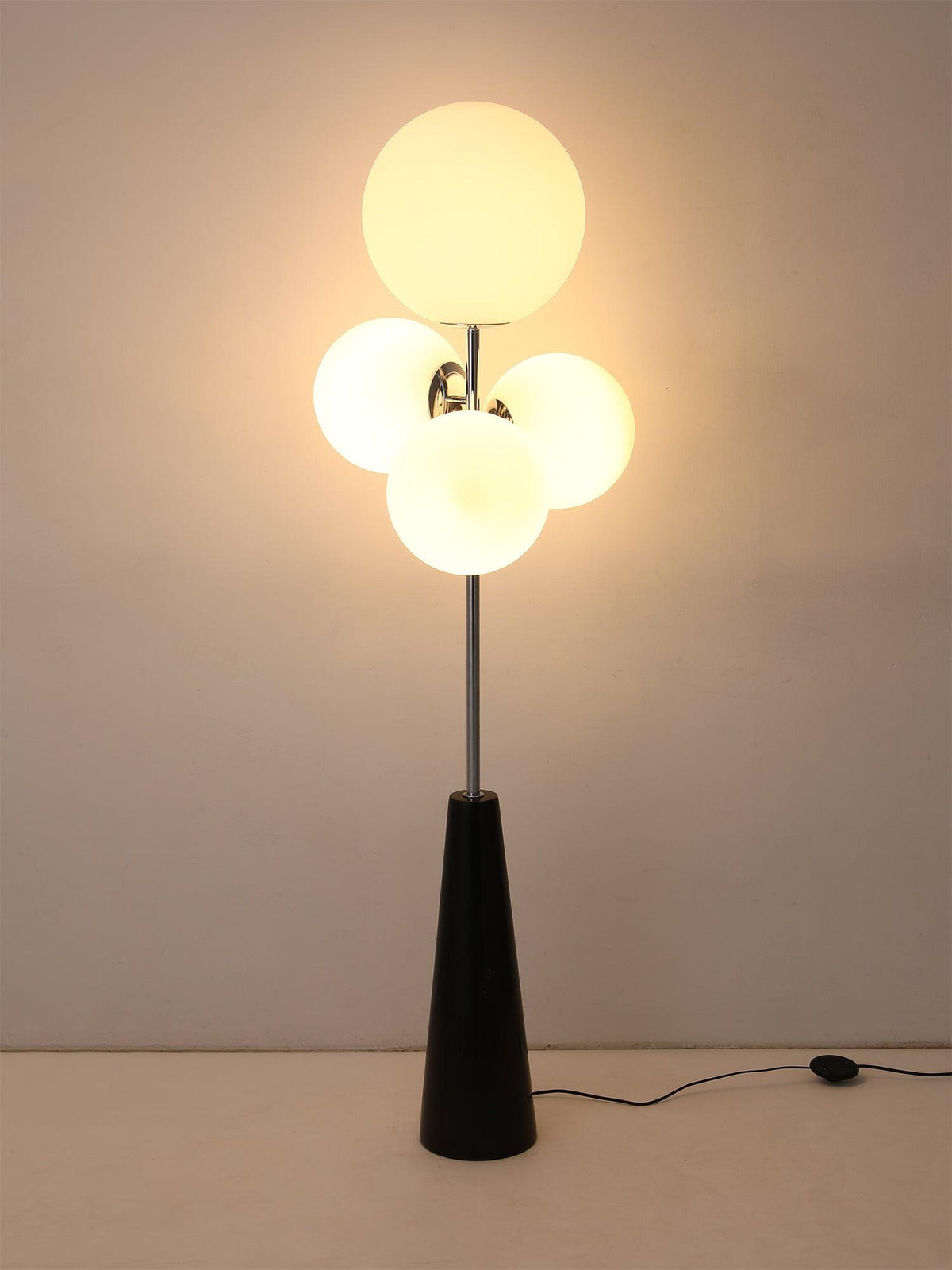 Viri modern golvlampa i marmor