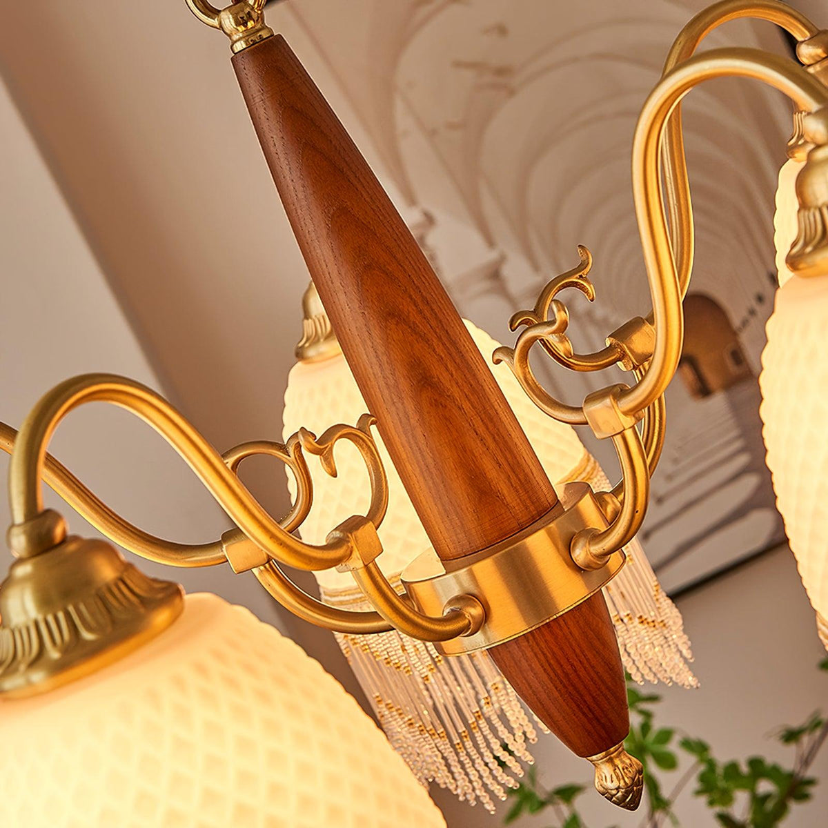 Yaves vintagekrona med tofs och glas
