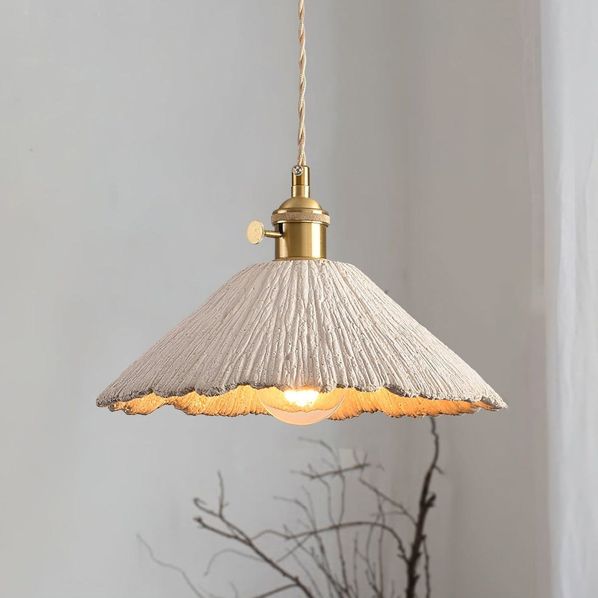 Kirae texturerade pendellampor i cement