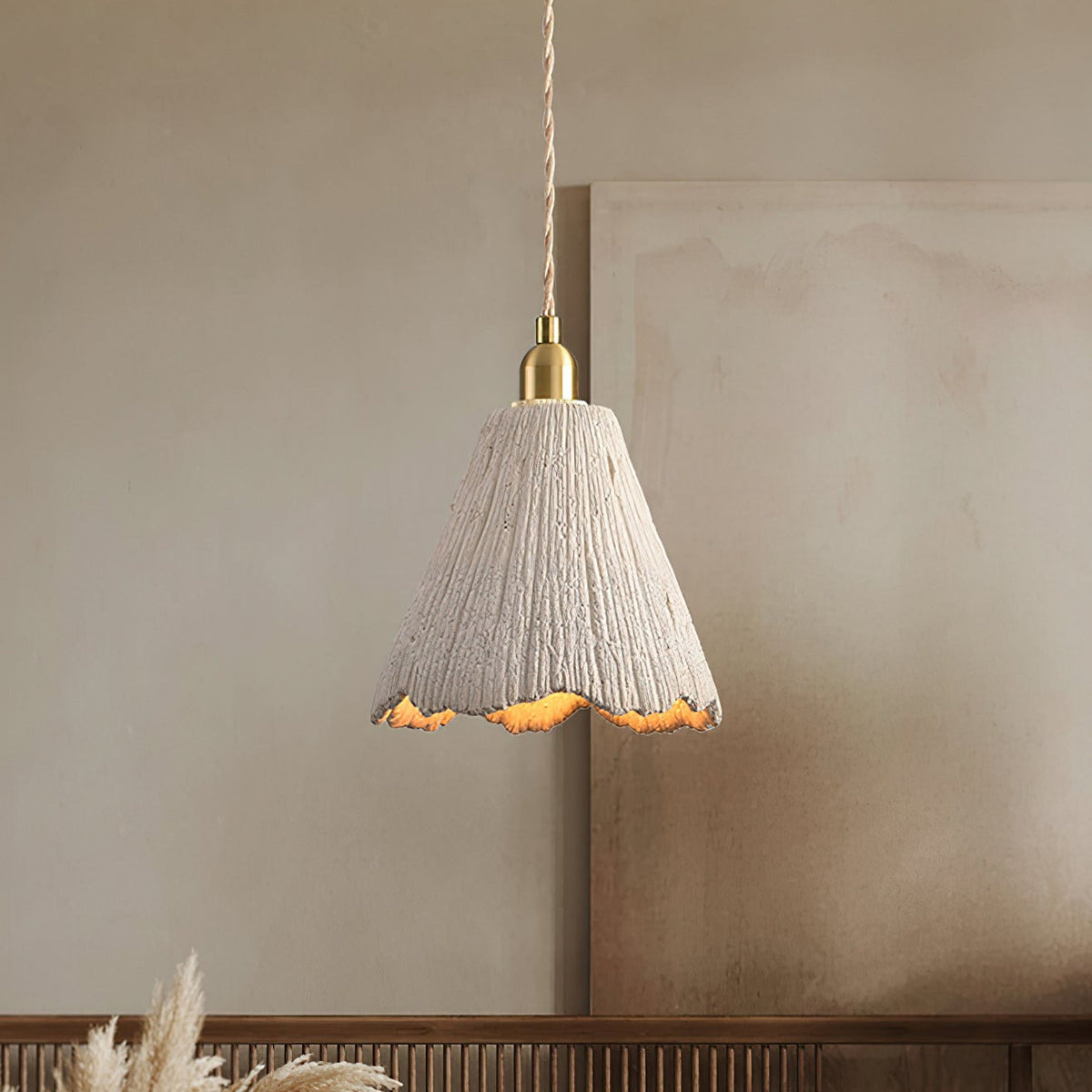 Kirae texturerade pendellampor i cement