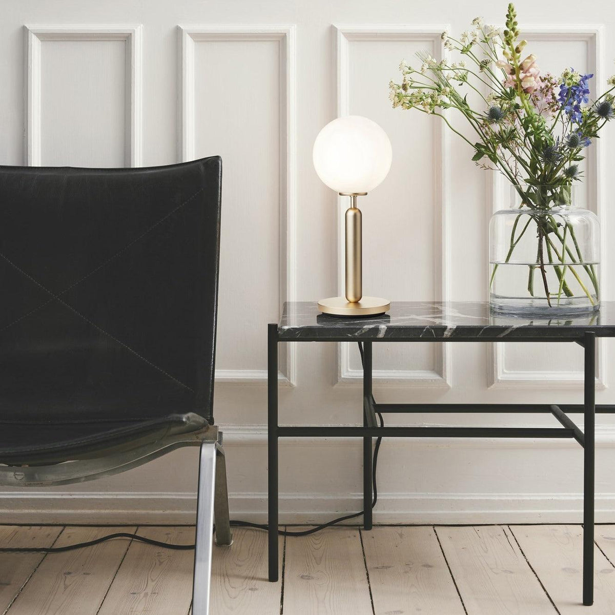 Eirelielle-minimalistinen lasipöytävalaisin