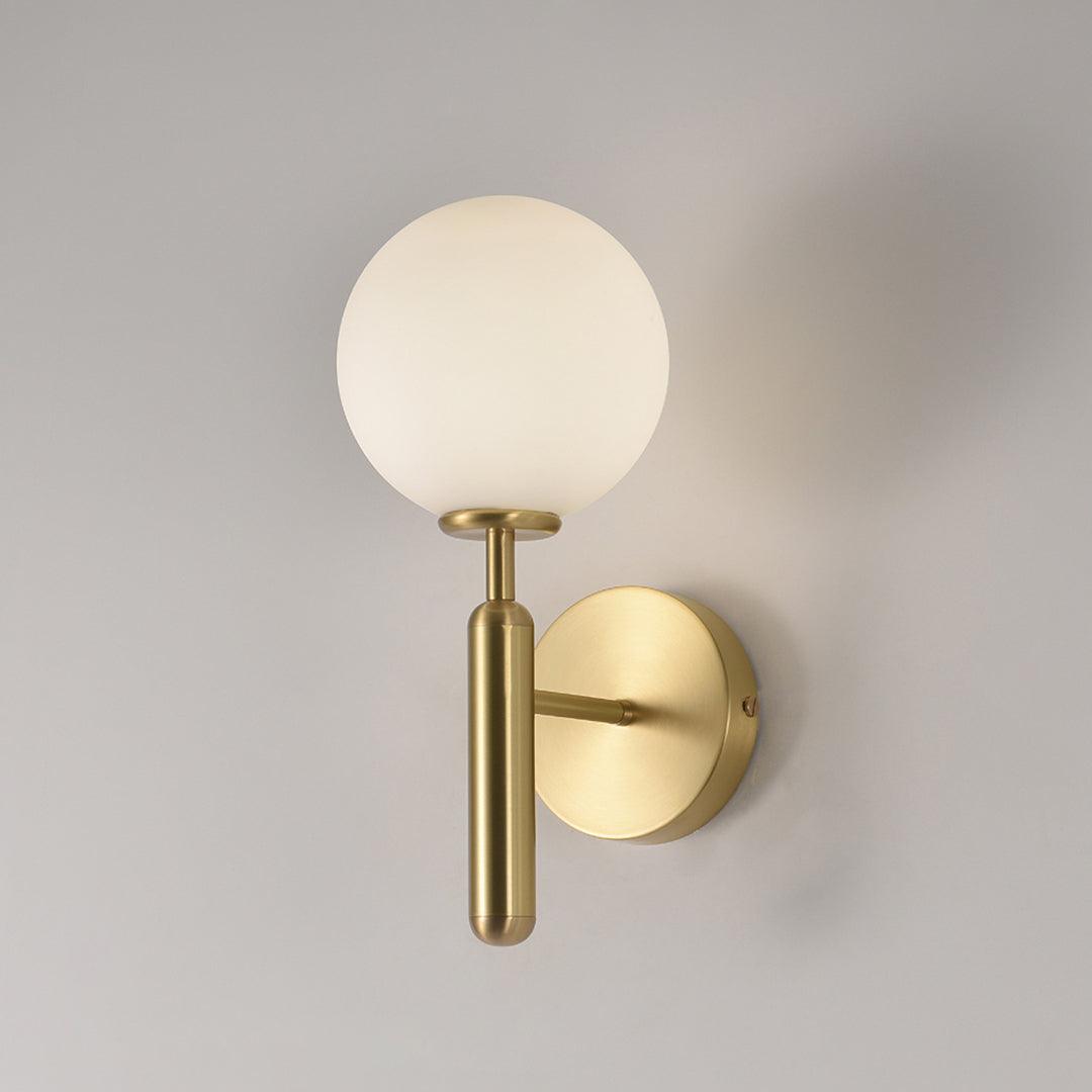 Luminária de parede Ilirila moderna e minimalista de latão e vidro