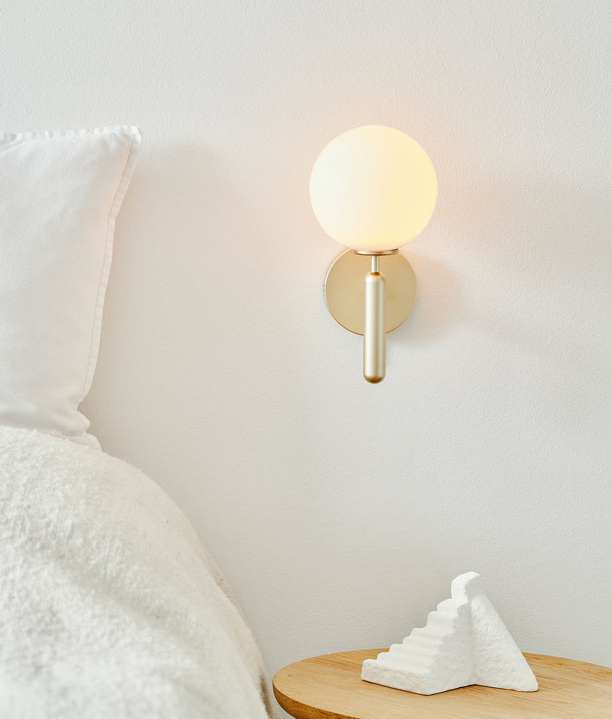 Candeeiro de parede moderno e minimalista em latão Culorara