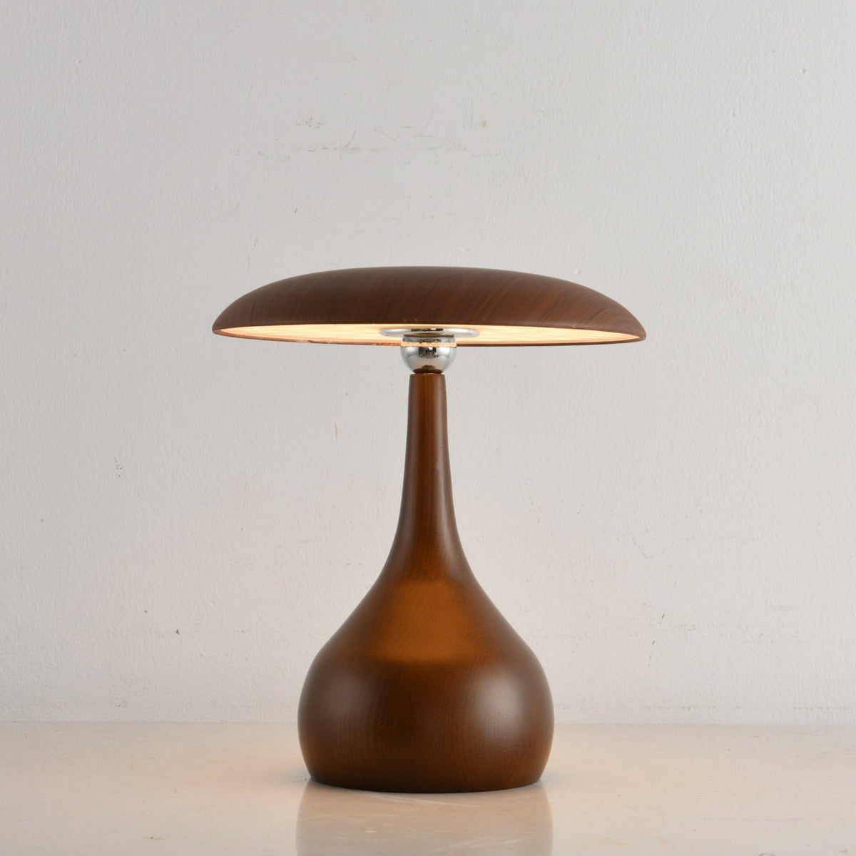 Orbis Vintage -puupöytävalaisin