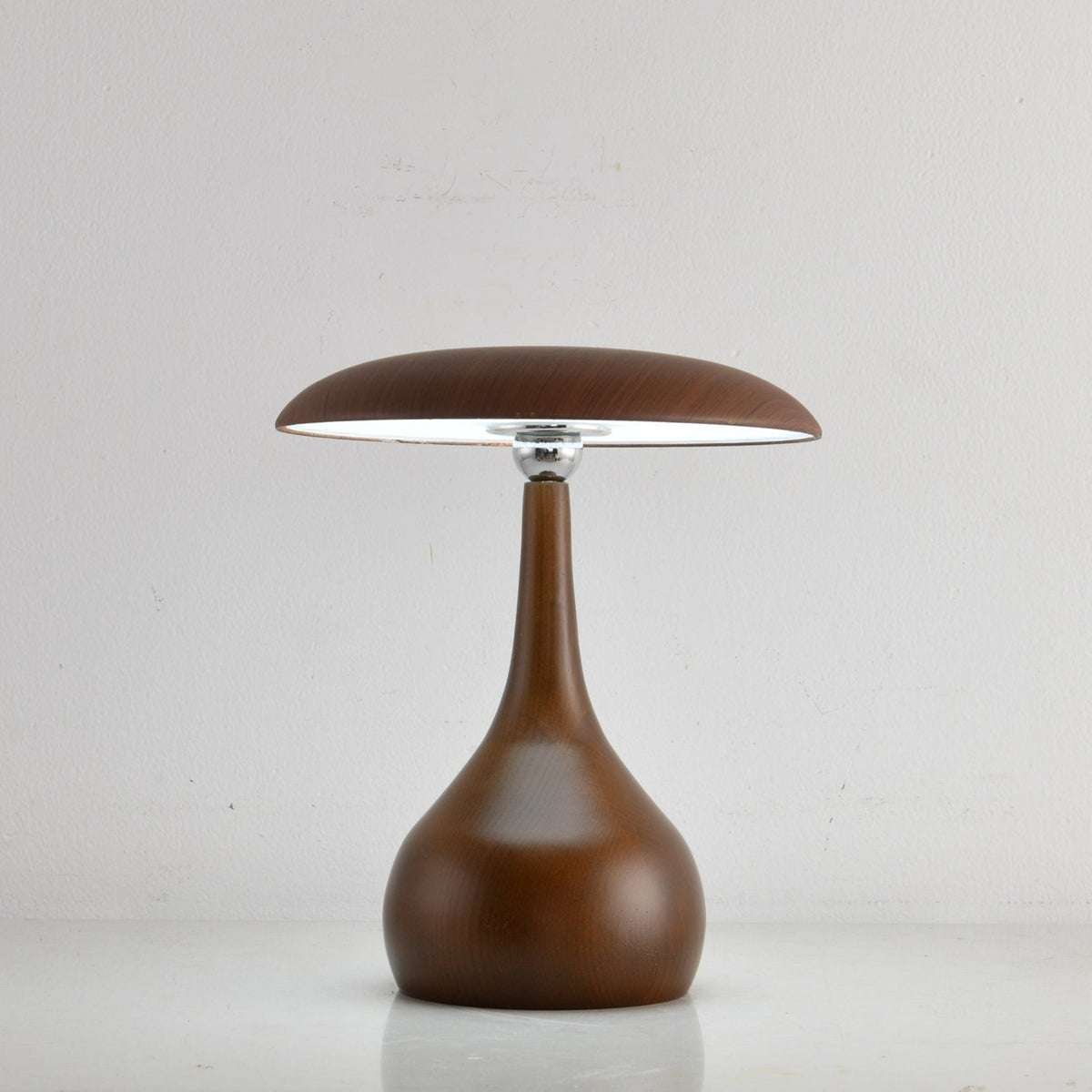 Orbis Vintage -puupöytävalaisin