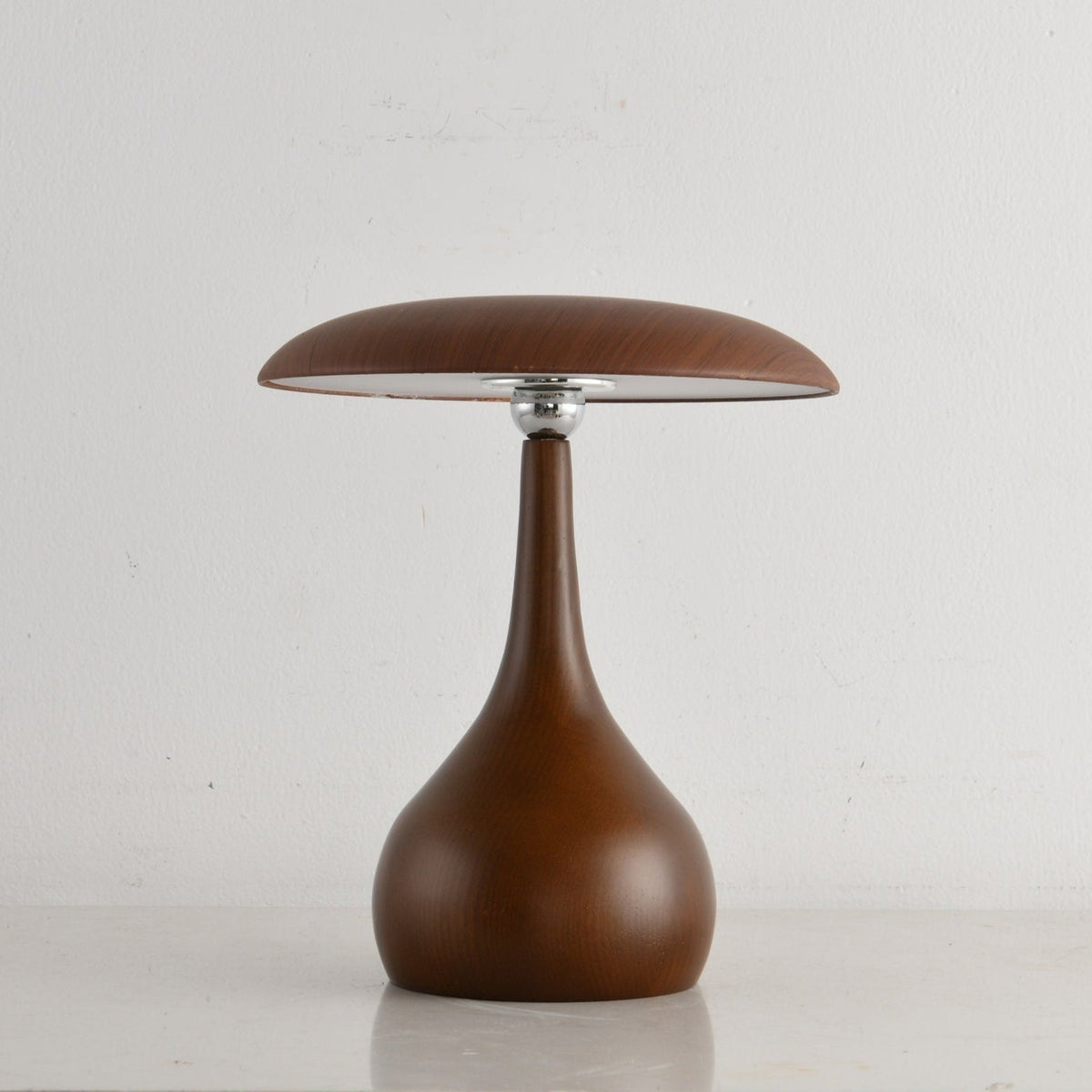 Orbis Vintage -puupöytävalaisin