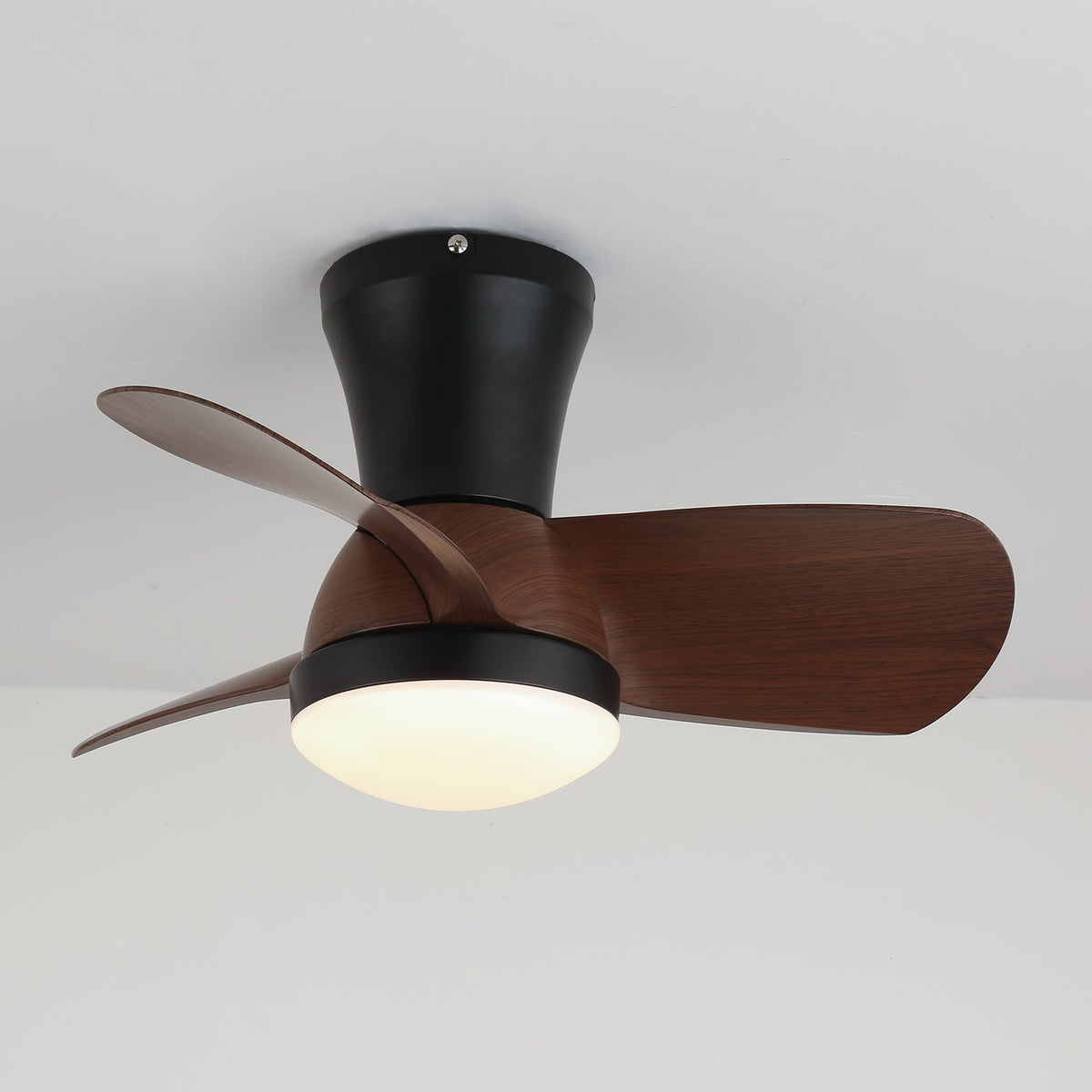 Ventoinha de teto com luz Aldaira em madeira moderna
