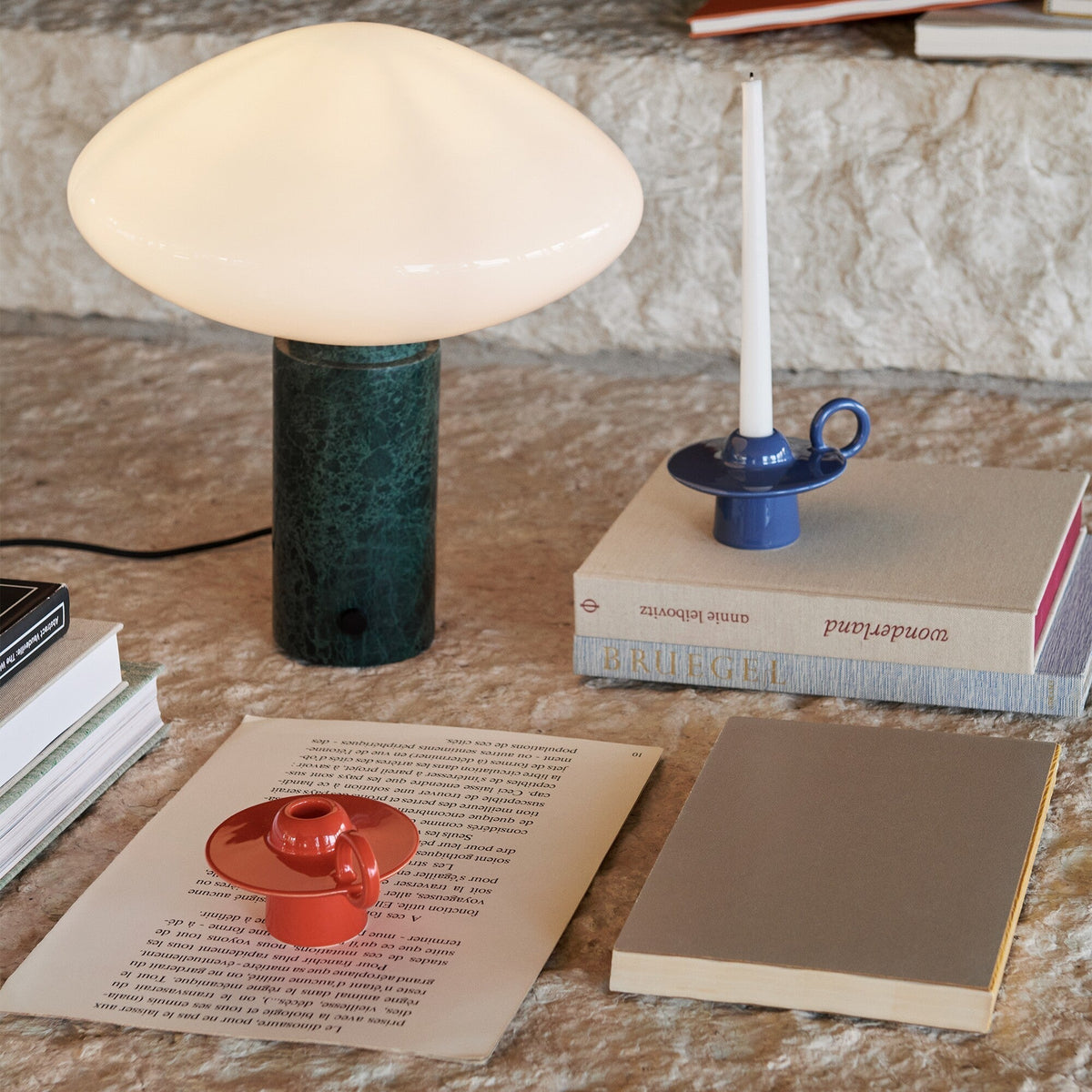 Lioralira Bordslampa med glasskärm och bas i grön marmor
