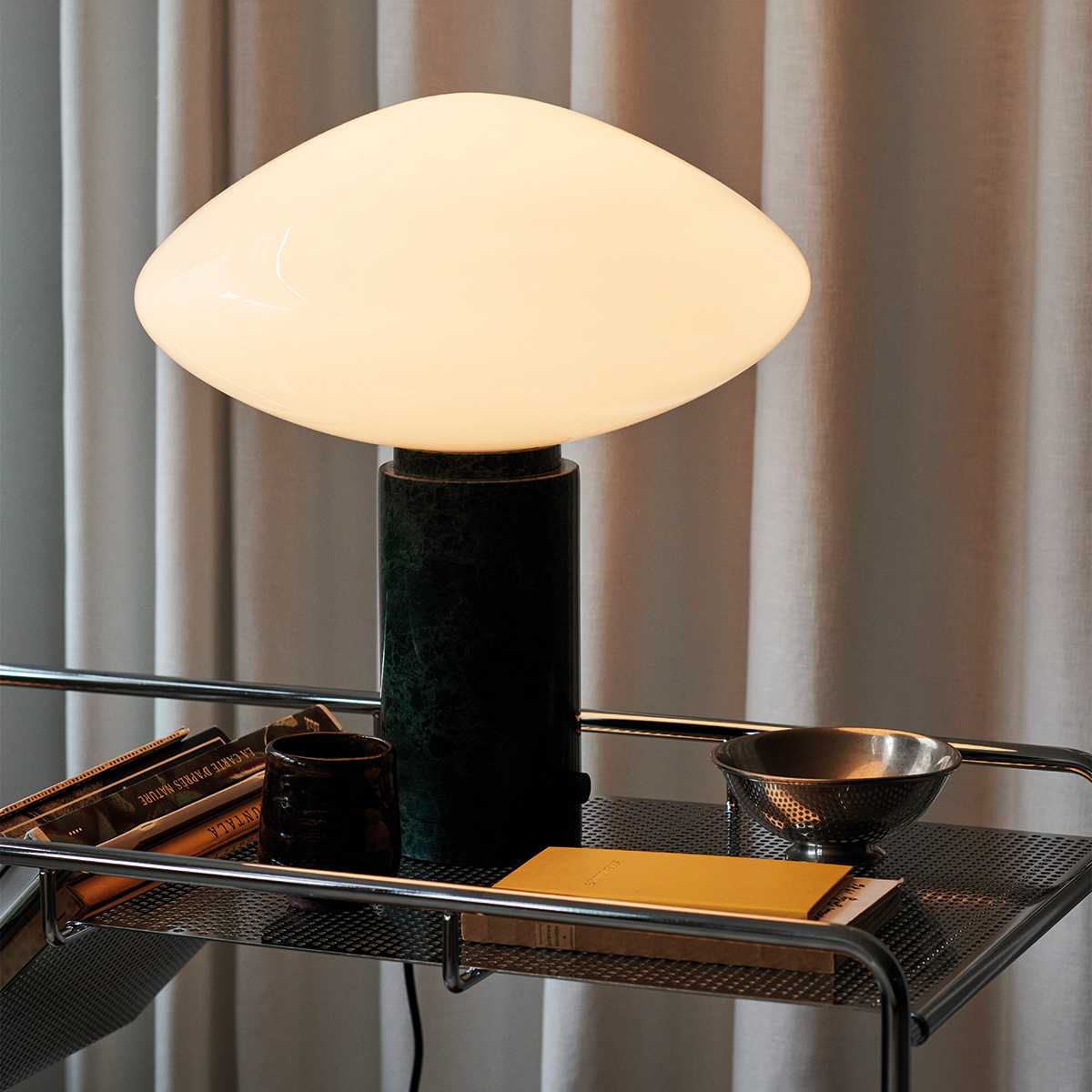 Lioralira Bordslampa med glasskärm och bas i grön marmor