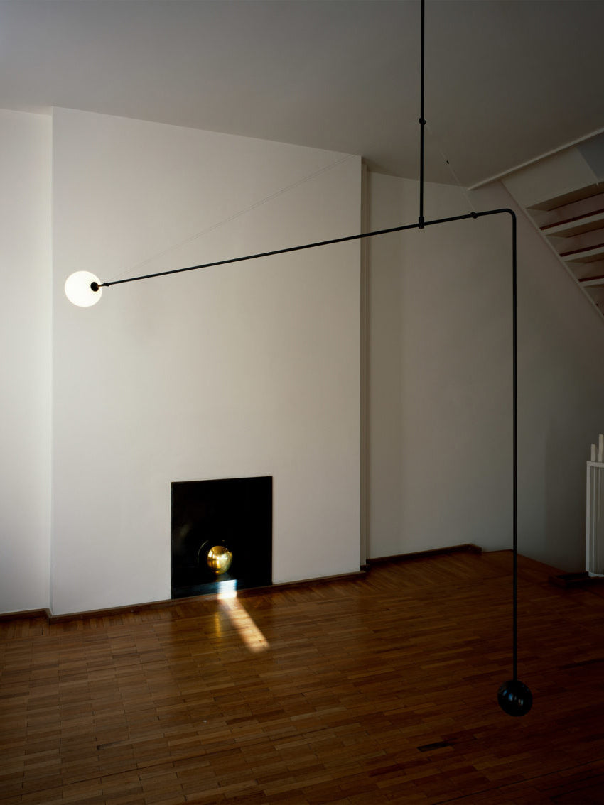 Candelabro Viraiseon móvel, preto e minimalista