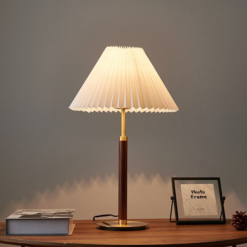 Ozawa enkel valnød/metal/stof bord-/gulvlampe, stue