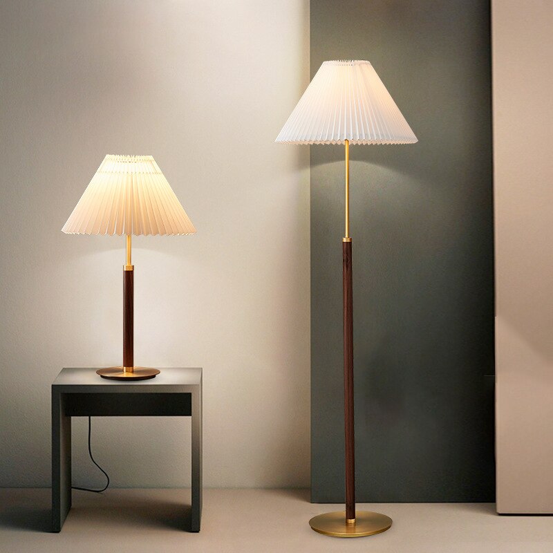 Ozawa enkel valnød/metal/stof bord-/gulvlampe, stue