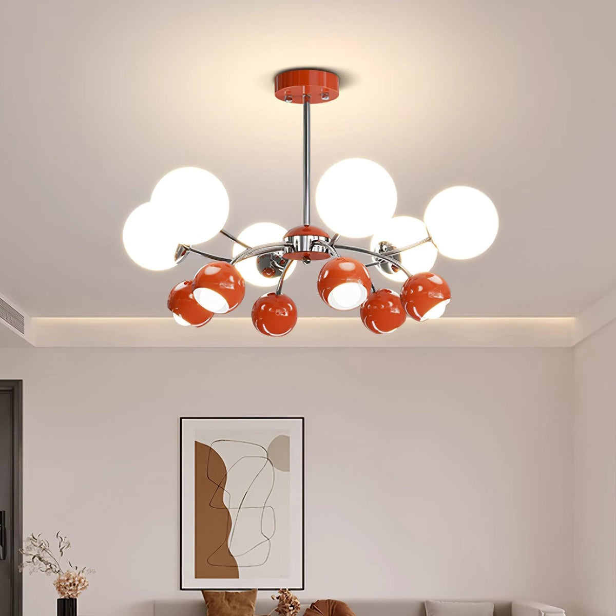 Eloria lysekrone med glaskuppel og kronbladsdesign, minimalistisk stemningsbelysning