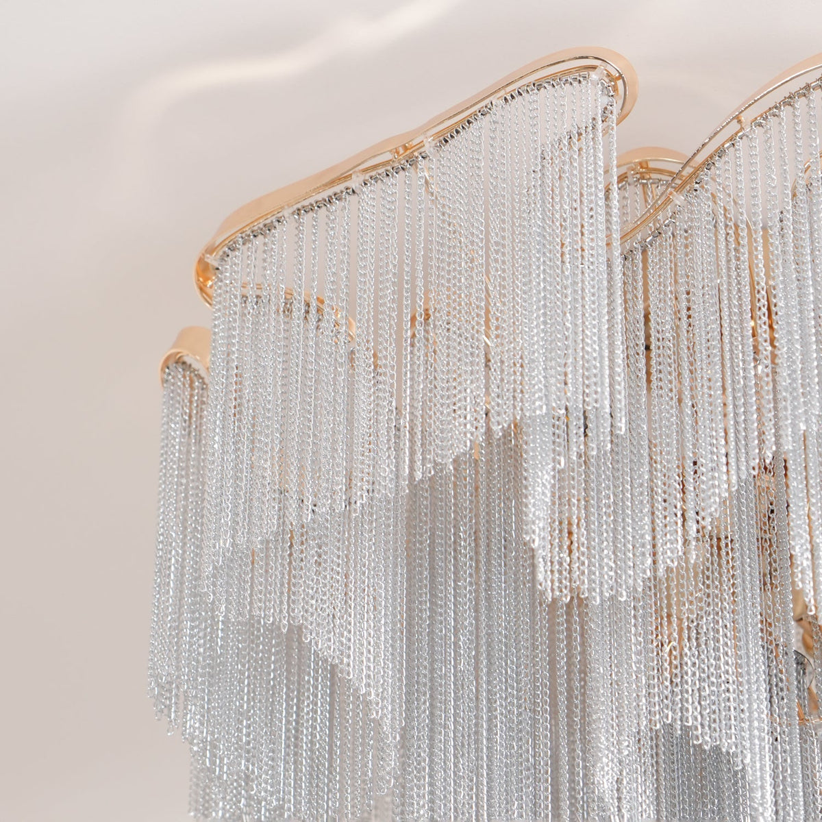 Mevrin modern taklampa med tofsar och konstnärlig design