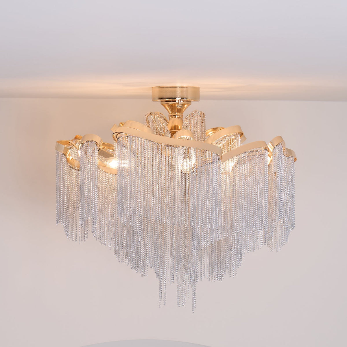 Mevrin modern taklampa med tofsar och konstnärlig design