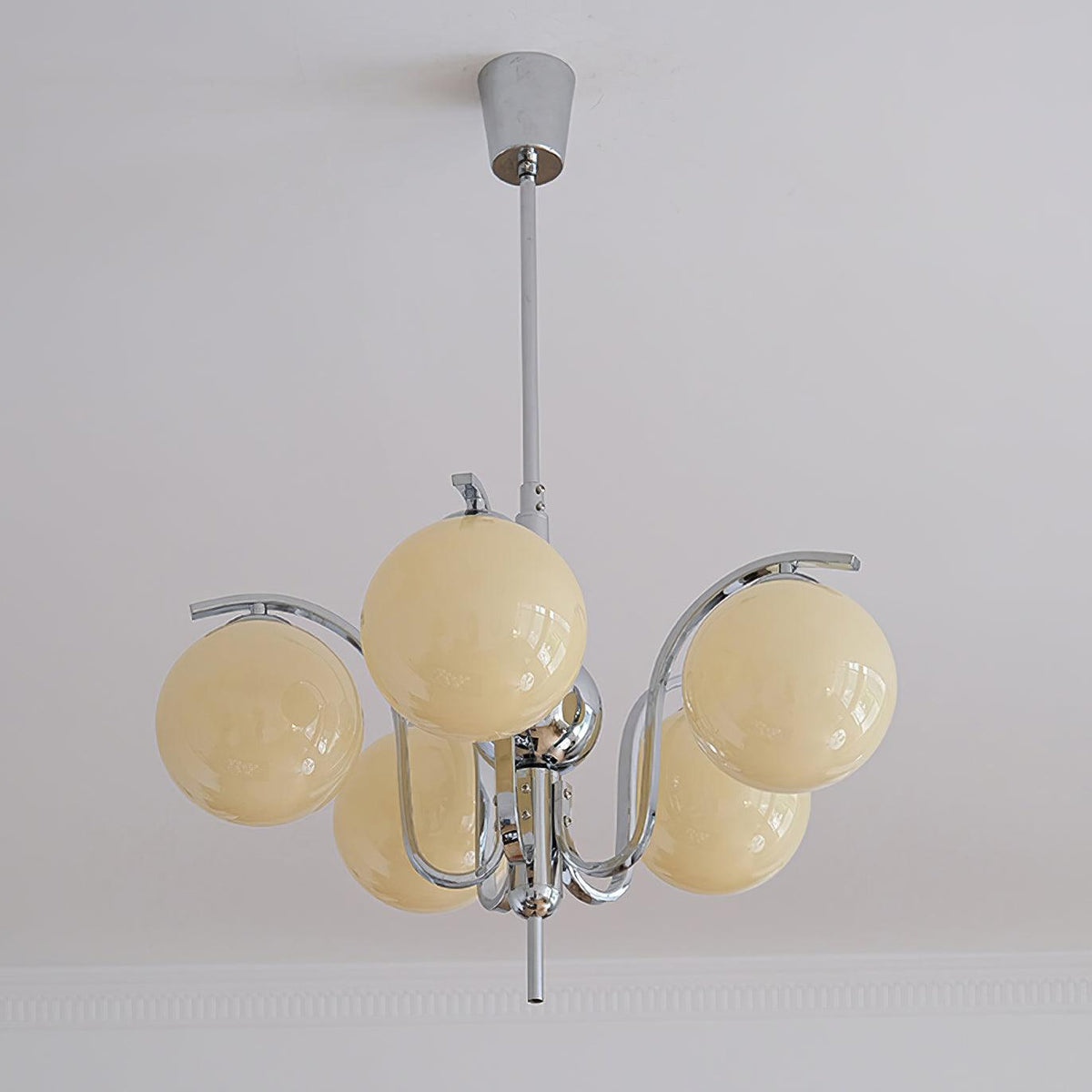 Eiroaria lysekrone i krom og glas, art deco, elegant