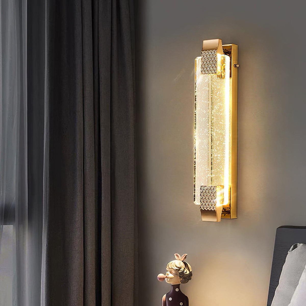Tevan glamorös vägglampa i kristall
