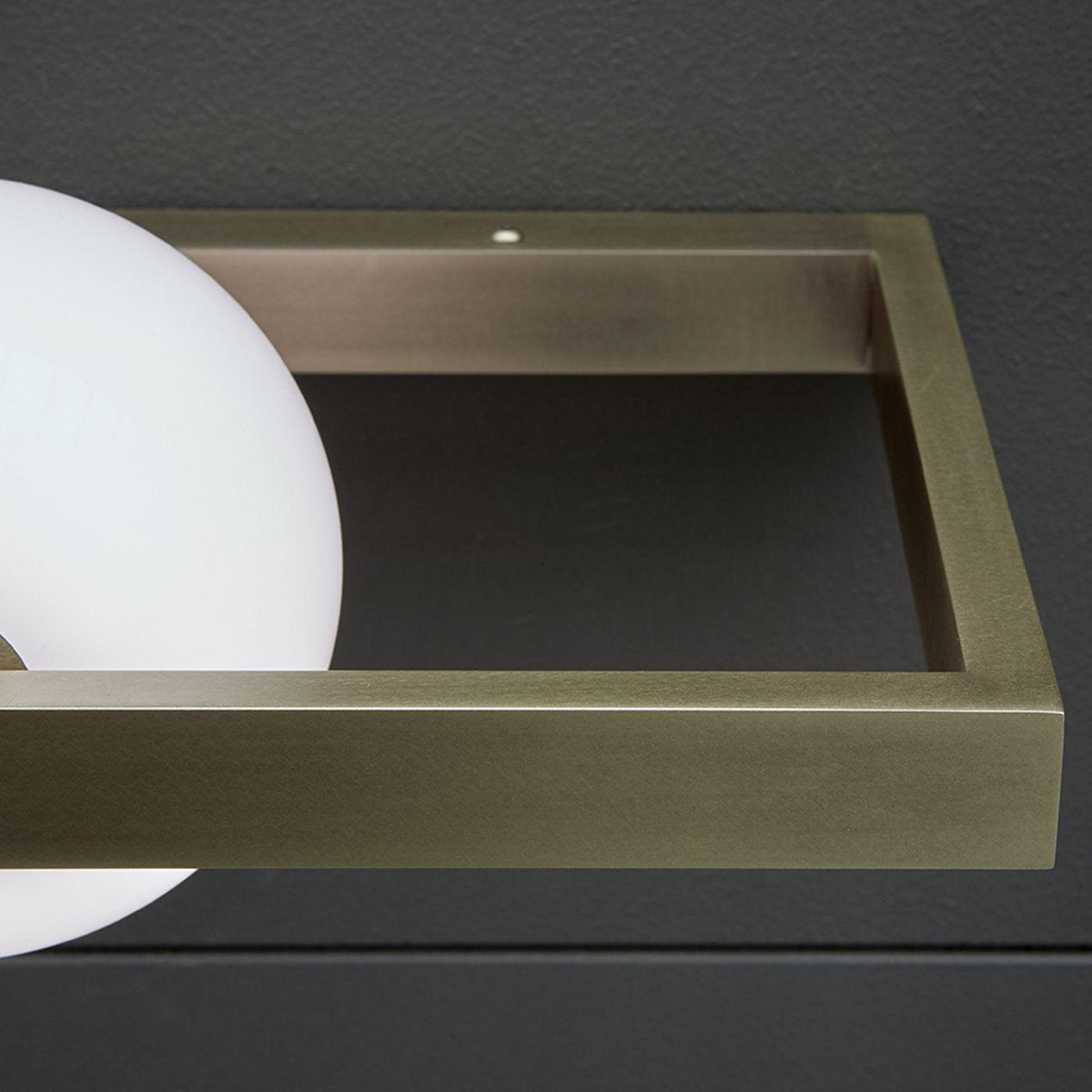 Etalarae moderni minimalistinen lasiseinävalaisin
