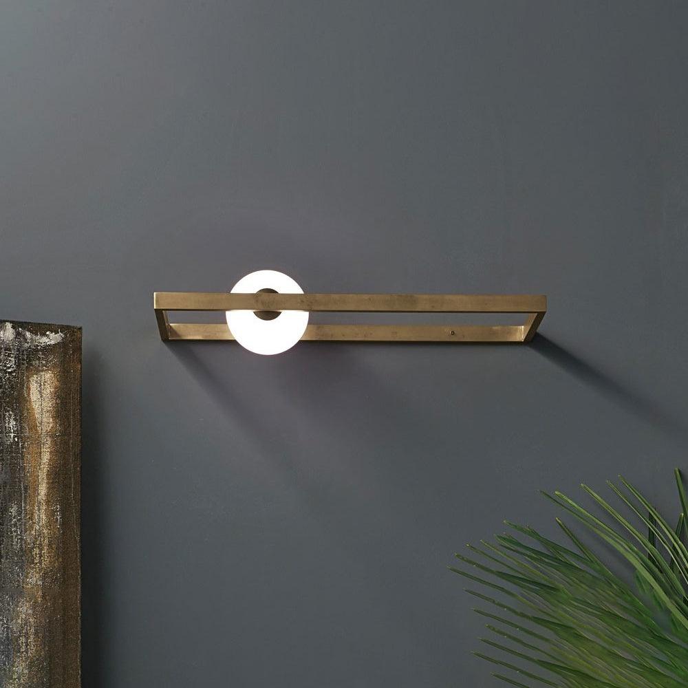 Etalarae moderni minimalistinen lasiseinävalaisin