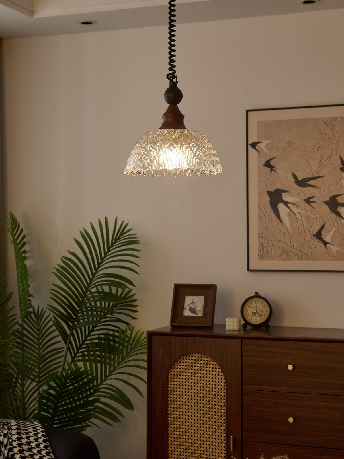 Nydoreth elegant vintage kunstnerisk pendellampe i træ